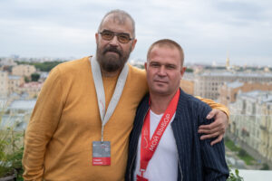 Посмотрите, как впервые встречаются доноры костного мозга с теми, кому они спасли жизнь. Фото с ежегодной теплой встречи AdVita