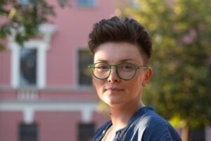 Конфликт в «Простых вещах»: сотрудники обвиняют Марию Грекову в увольнениях, а она их в шантаже. Как в инклюзивном проекте появился профсоюз и чего он добился