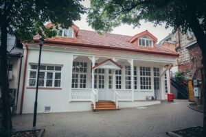 Дом-музей Мераба Костава отремонтировали в Тбилиси